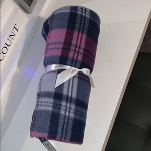 NEW WITH TAGS Old Navy Plaid Blanket